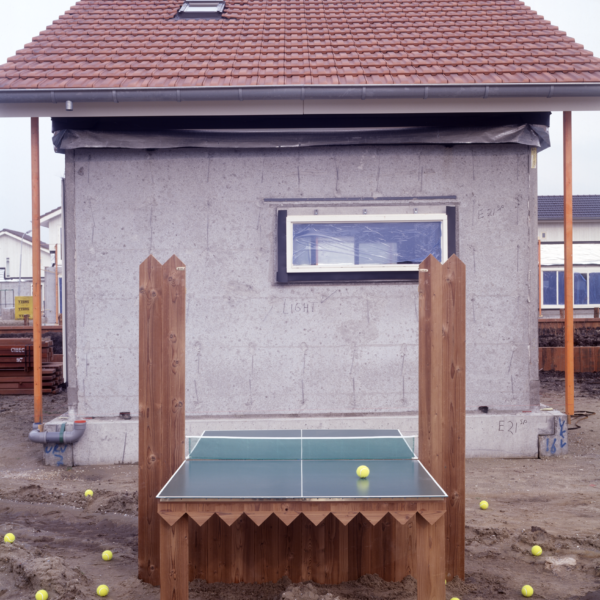 Table tennis fence by NEXT Architects