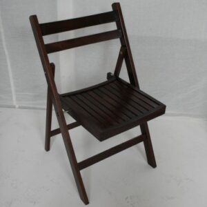 Live revival of lot #1512 80 folding chairs